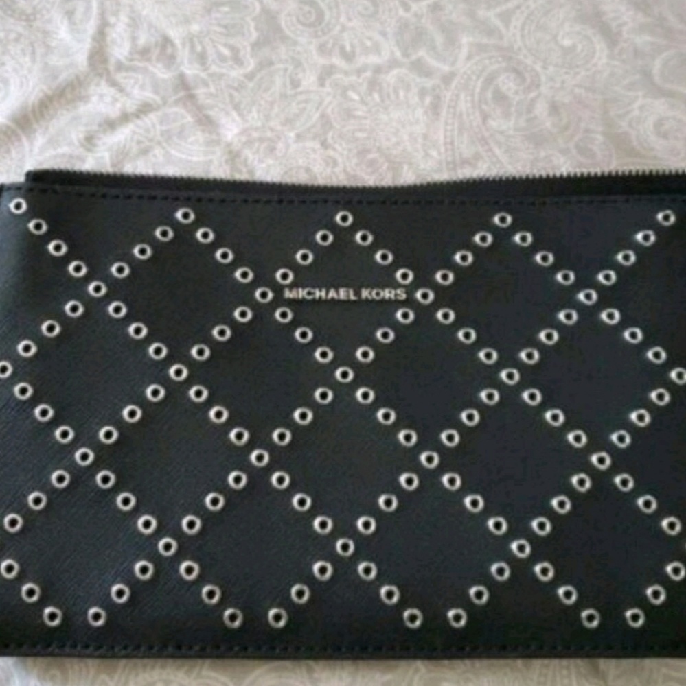 Michael kors wristlet